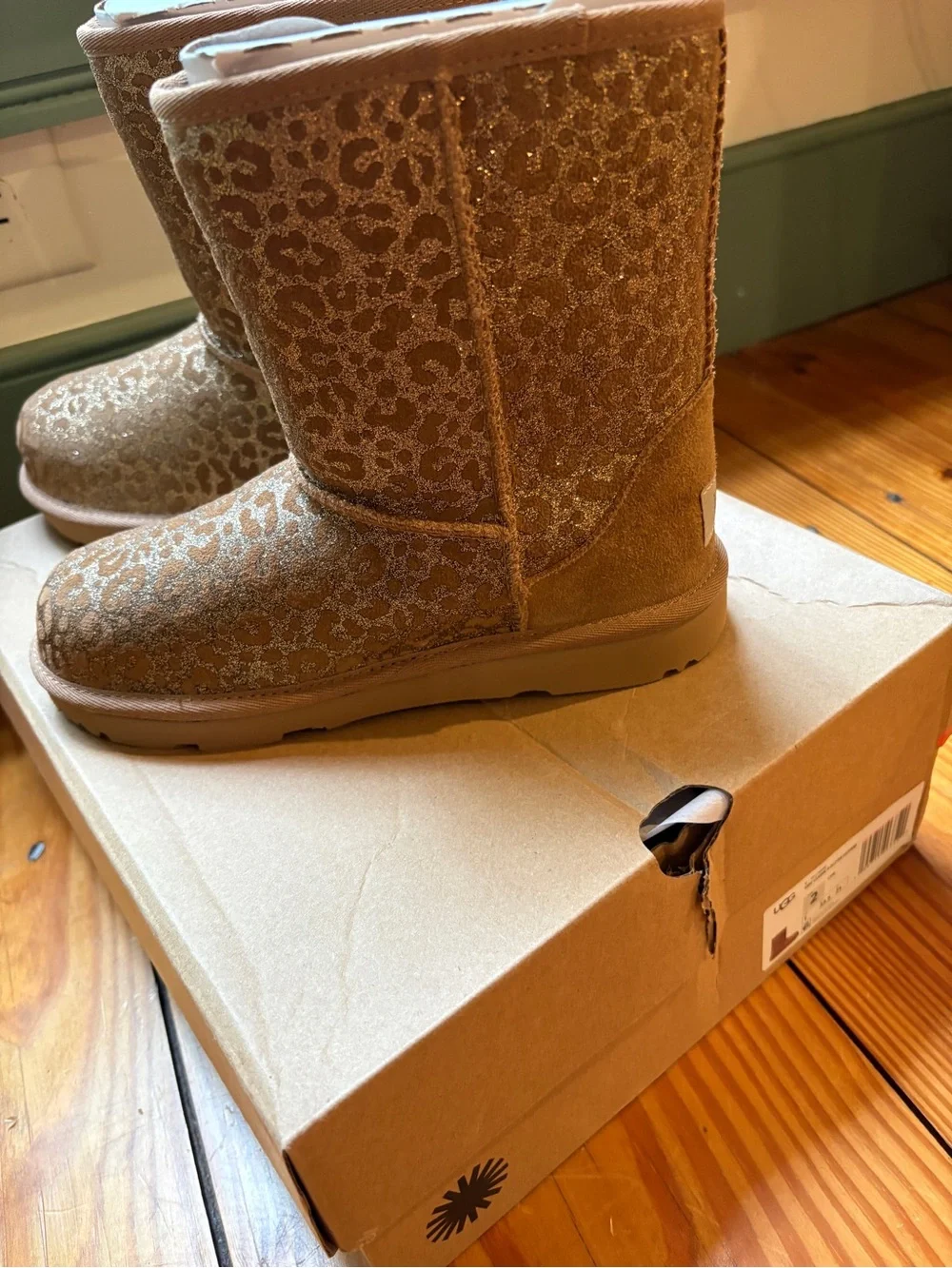 UGG Chestnut Glitter Leopard Girls' Short Boots